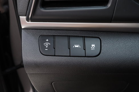Used 2020 Hyundai Elantra SE w/ Cargo Package (C1) image 55