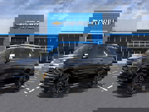 New 2026 Chevrolet Suburban Premier image 2