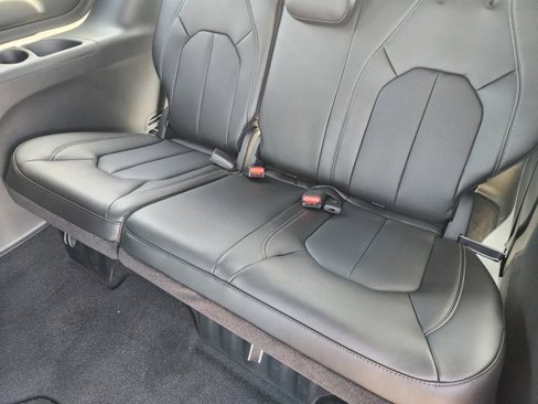 New 2025 Chrysler Pacifica Select image 21
