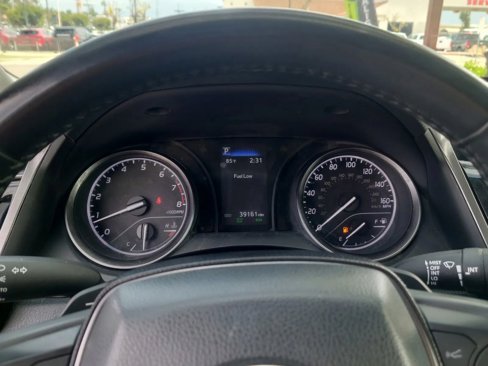 Used 2024 Toyota Camry SE image 21