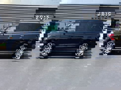 Used 2023 Ford Expedition Max Limited image 2
