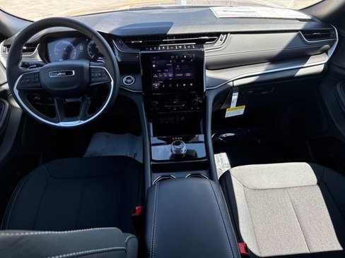 New 2025 Jeep Grand Cherokee Laredo X image 12