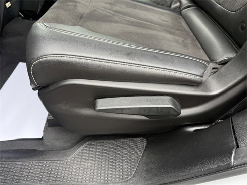 Used 2024 Jeep Grand Cherokee L Laredo image 32