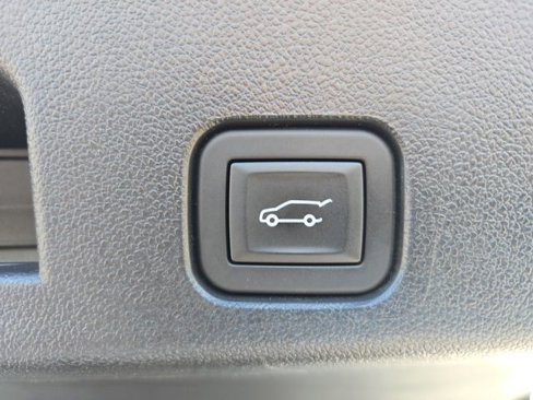 Used 2025 GMC Acadia Elevation image 41