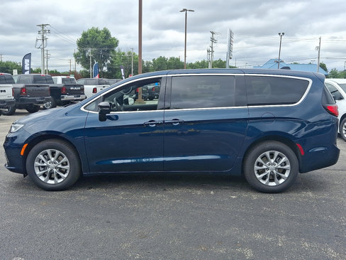New 2025 Chrysler Pacifica Select image 5