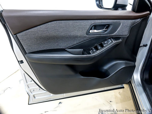Used 2023 Nissan Rogue SV image 24