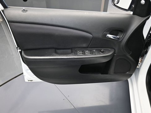 Used 2013 Chrysler 200 Touring image 12
