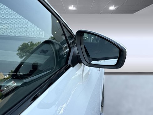 New 2025 Audi Q4 e-tron Prestige image 24