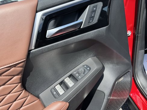 New 2025 Mitsubishi Outlander SEL image 12