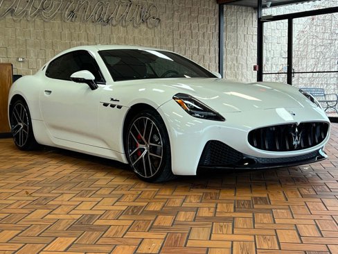 Used 2024 Maserati GranTurismo Modena image 9