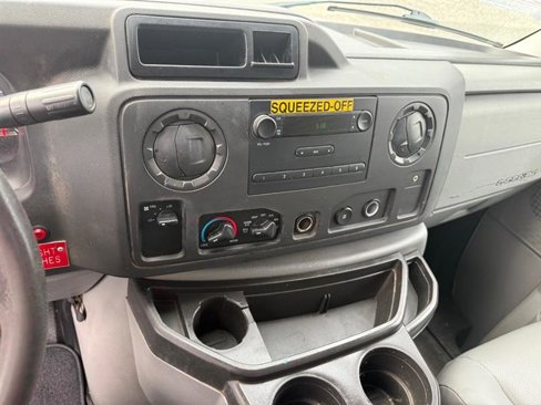 Used 2014 Ford E-350 and Econoline 350 Super Duty image 20