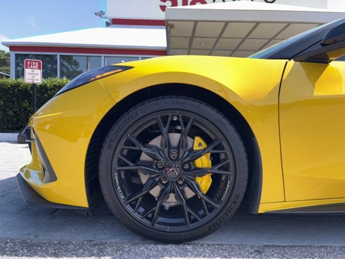 Used 2025 Chevrolet Corvette Stingray Preferred Conv w/ Stealth Interior Trim Package image 4