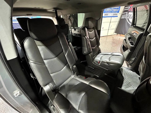 Used 2019 Cadillac Escalade ESV Luxury image 19
