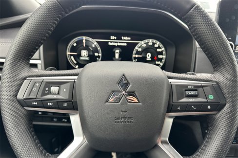 New 2025 Mitsubishi Outlander SEL image 21