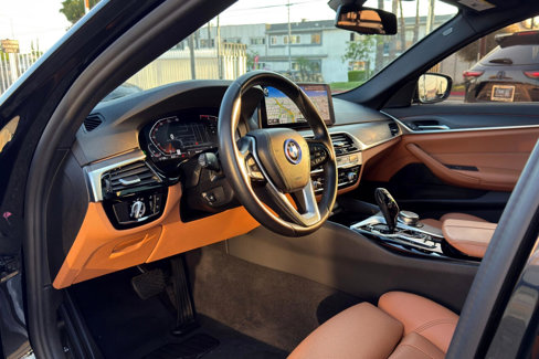 Used 2022 BMW 530i w/ Convenience Package image 9