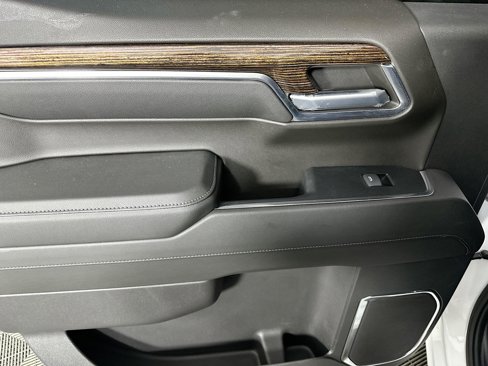 Used 2024 GMC Sierra 1500 Elevation image 25