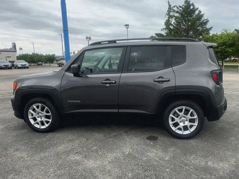 Used 2019 Jeep Renegade Latitude image 29