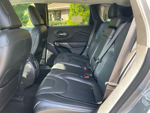 Used 2019 Jeep Cherokee Limited image 37