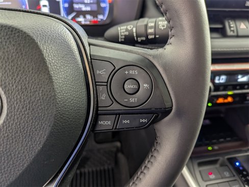 Used 2025 Toyota RAV4 Limited image 22