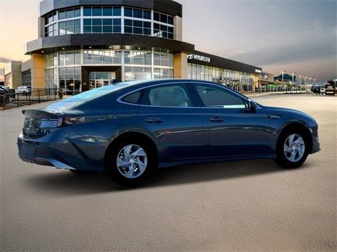Certified 2025 Hyundai Sonata SE image 8
