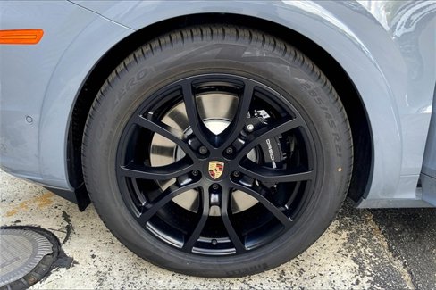 New 2026 Porsche Cayenne GTS image 14