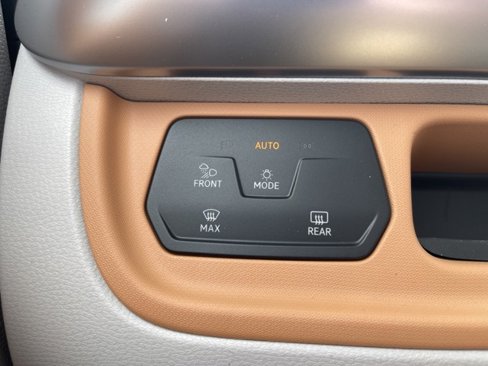 New 2025 Volkswagen ID. Buzz 1st Edition image 26
