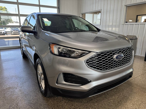 Used 2024 Ford Edge SEL image 37
