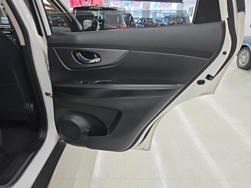 Used 2016 Nissan Rogue S w/ Appearance Package image 14