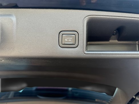Used 2021 GMC Terrain SLE w/ Driver Convenience Package image 19