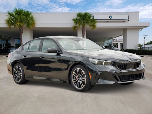 New 2026 BMW 550e xDrive w/ Executive Package image 3