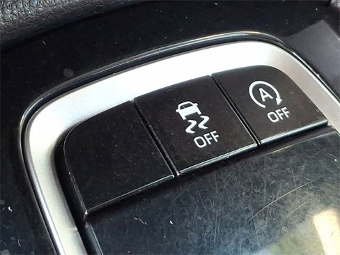 Used 2024 Toyota Corolla Cross XLE image 26