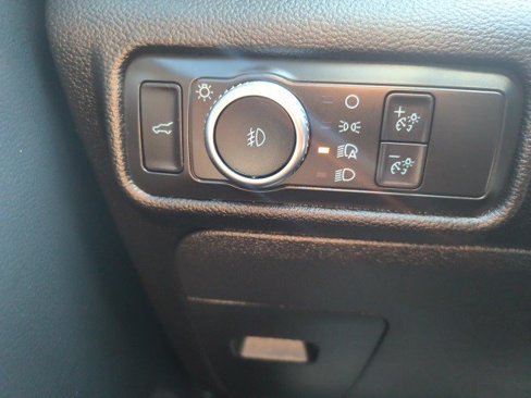 Used 2022 Ford Explorer XLT w/ Equipment Group 202A image 22
