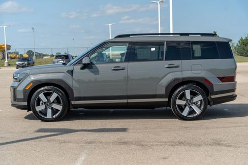 Used 2024 Hyundai Santa Fe Limited image 4