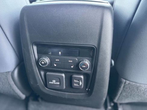 Used 2024 Buick Enclave Premium image 12