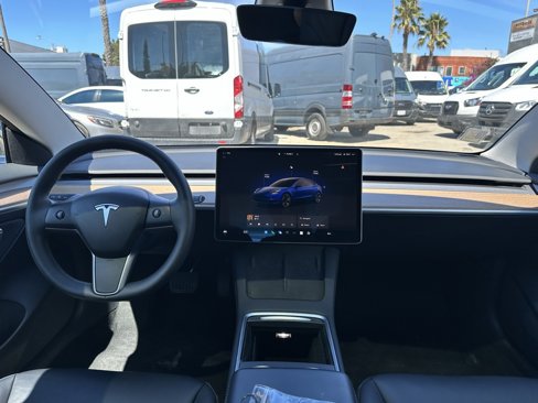 Used 2023 Tesla Model 3 Standard Range image 18