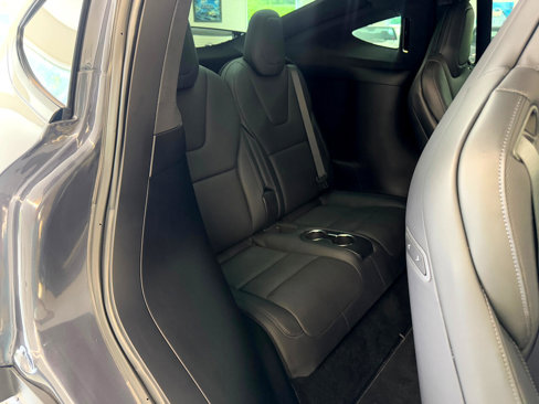 Used 2022 Tesla Model X image 10
