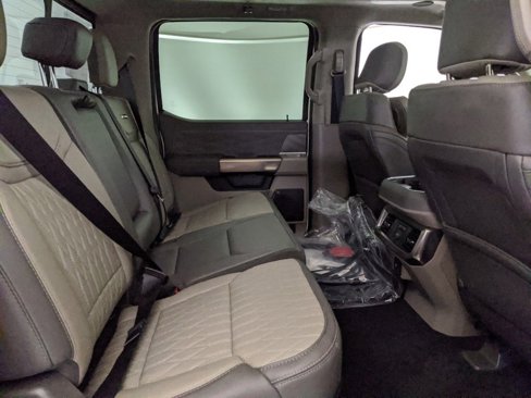 New 2026 Ford F250 Platinum w/ Platinum Plus Package image 25