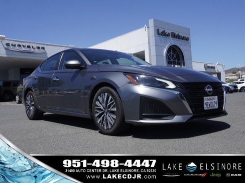 Used 2023 Nissan Altima 2.5 SV image 1