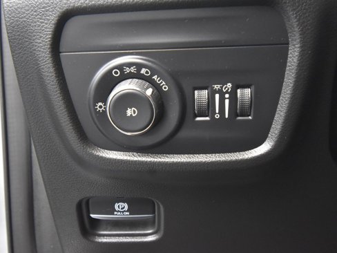 Used 2024 Jeep Grand Cherokee L Limited w/ Luxury Tech Group II image 33