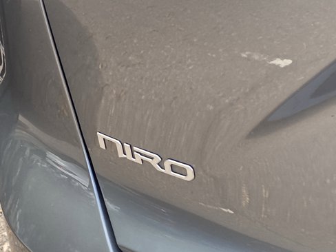 Certified 2023 Kia Niro EX Touring image 5