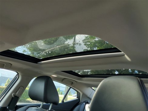 Used 2021 Nissan Maxima Platinum image 11