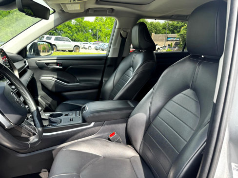 Used 2020 Toyota Highlander XLE image 13