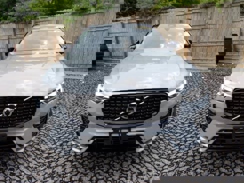 Certified 2024 Volvo XC60 B5 Plus image 2