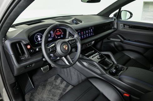 New 2025 Porsche Cayenne GTS image 4
