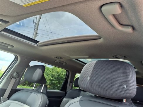 New 2026 Kia EV9 Wind image 18
