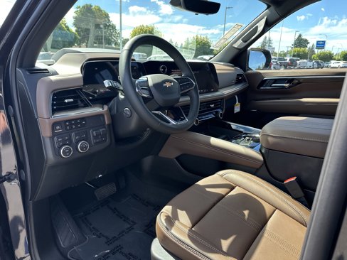 New 2025 Chevrolet Suburban High Country image 9