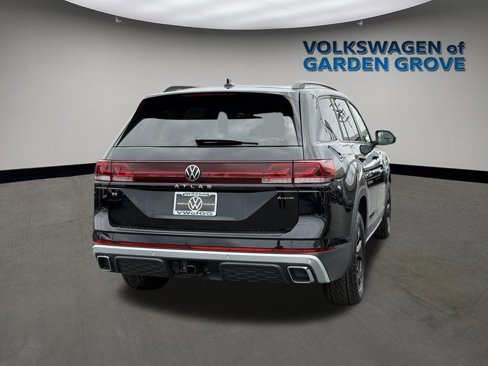 New 2025 Volkswagen Atlas Peak Edition SE image 10