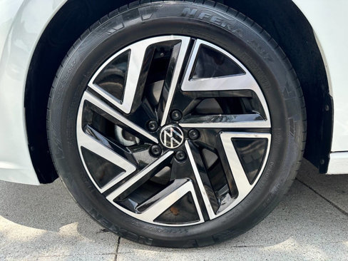 Used 2024 Volkswagen Jetta SEL image 16