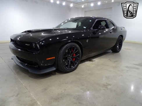 Used 2015 Dodge Challenger SRT Hellcat image 2