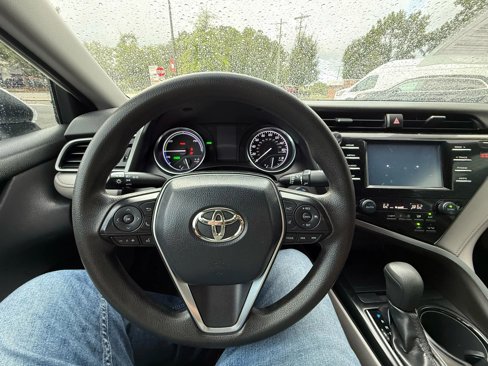 Used 2019 Toyota Camry LE image 26
